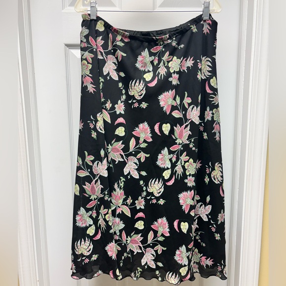 dressbarn Dresses & Skirts - Dressbarn Woman Black Floral Midi Skirt – Size 16W